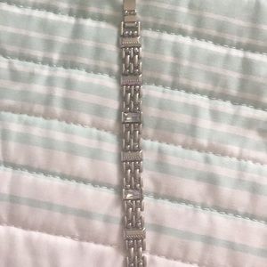 Kendra Scott bracelet